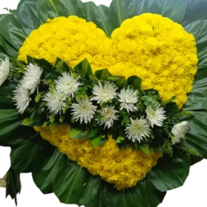Corazón Fúnebre de Flores Amarillas y Blancas