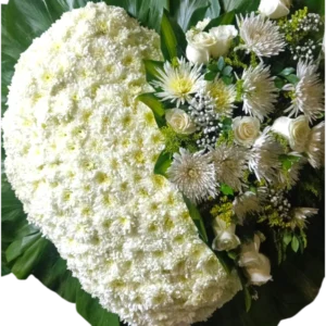 Corazón Fúnebre de Flores Blancas y Rosas